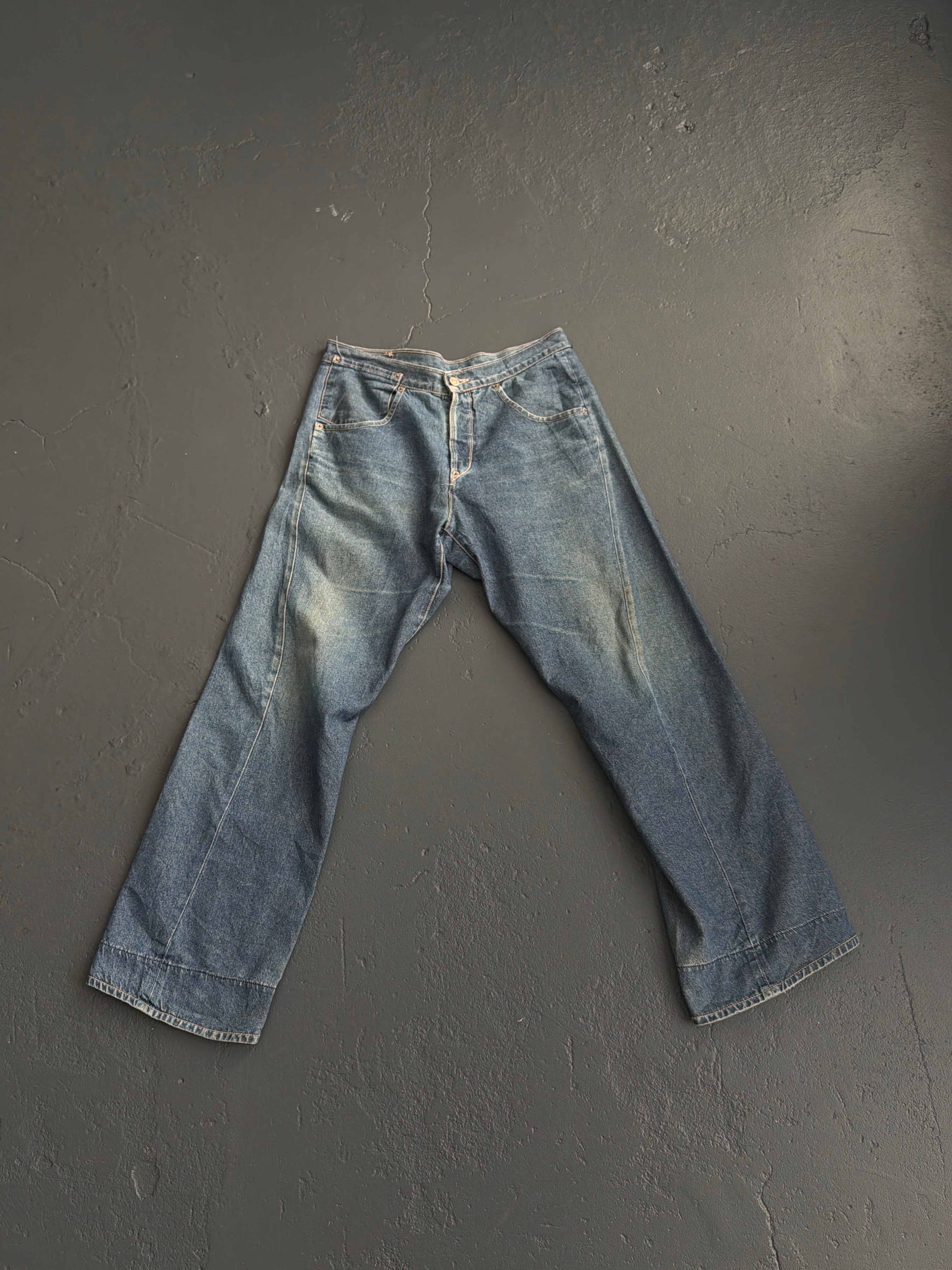 Levi’s Engineered Washed Blue Buckle Back Jeans 32