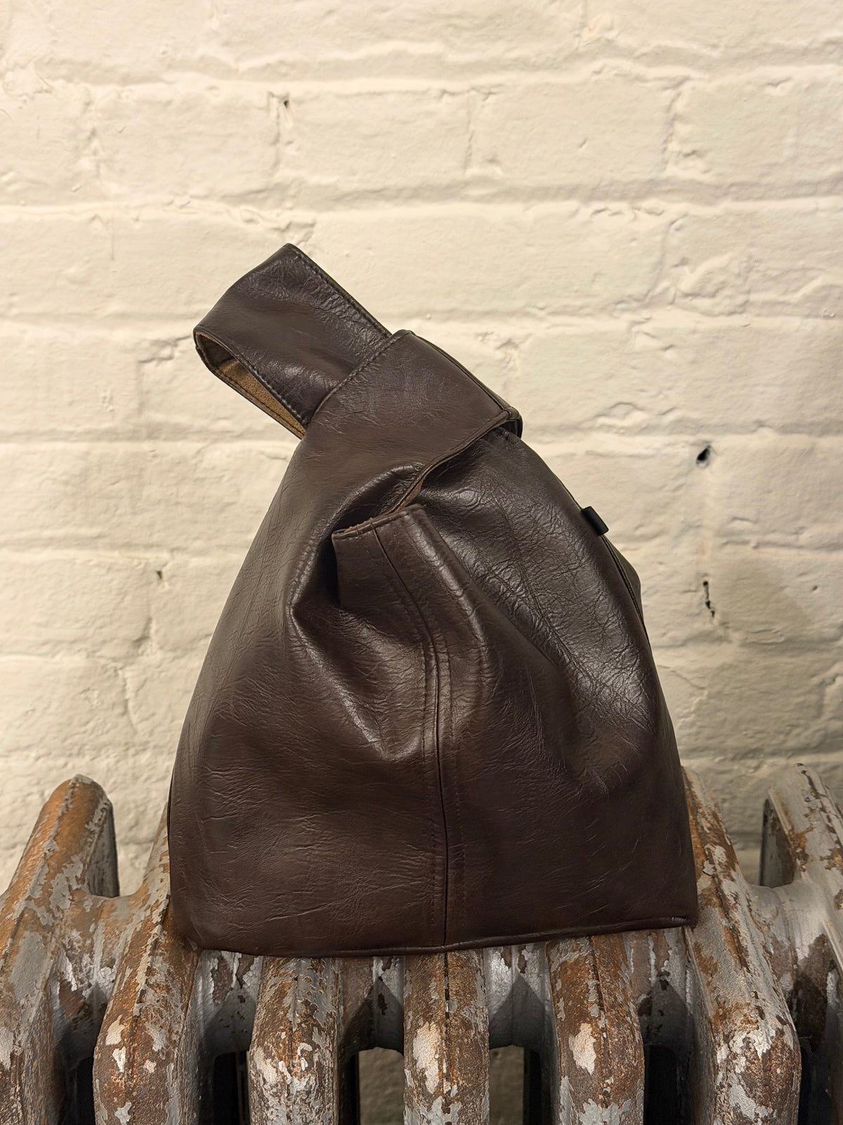 Mi I Mi Knot Handle Pouch