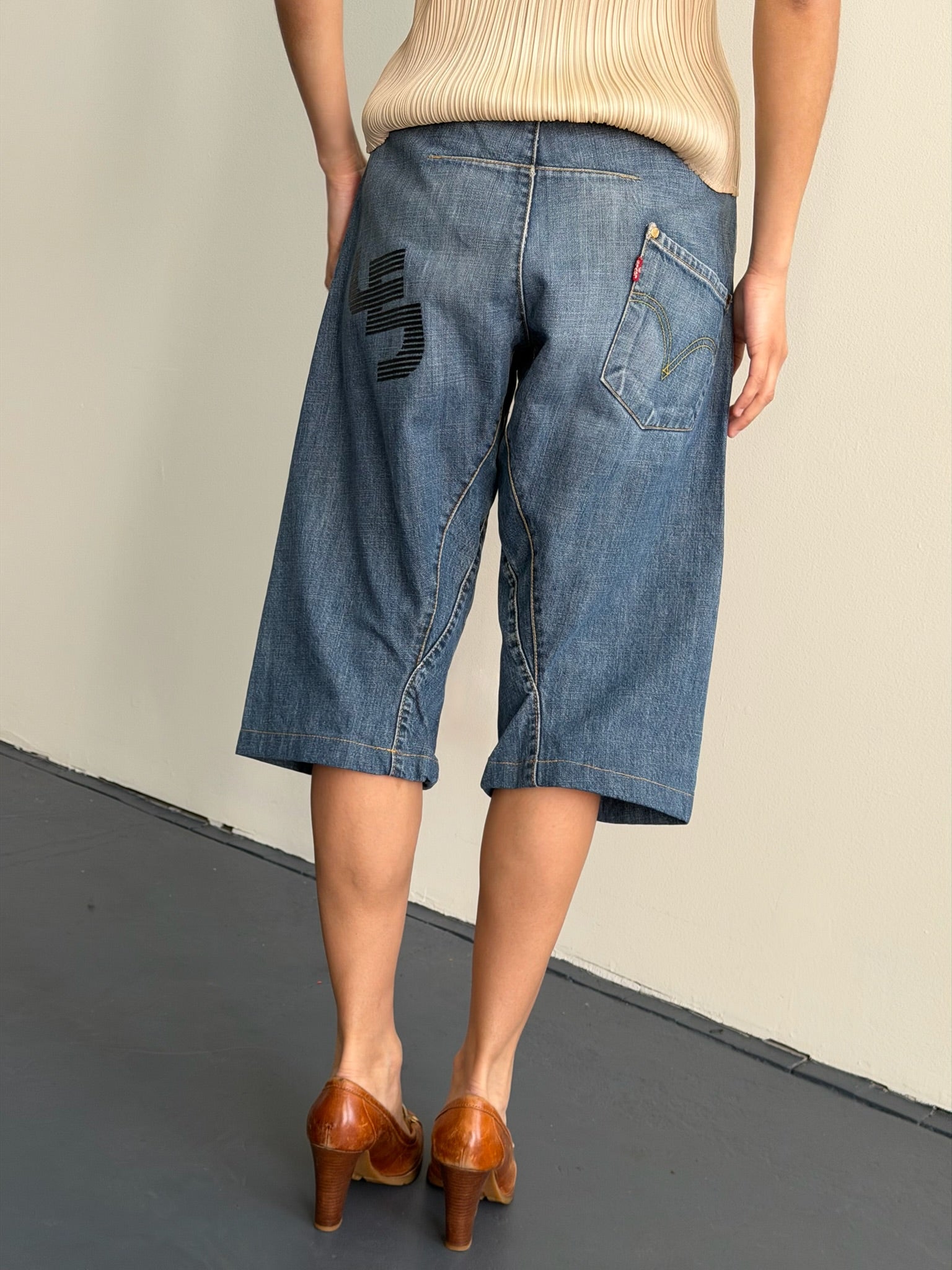 Levi’s Engineered Light Washed Buckle Back Short