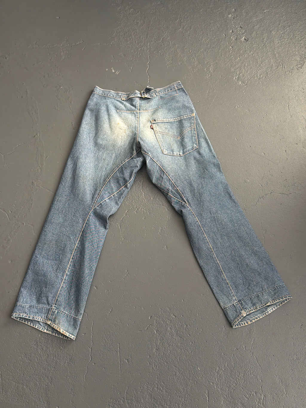Levi’s Engineered Washed Blue Buckle Back Jeans 32