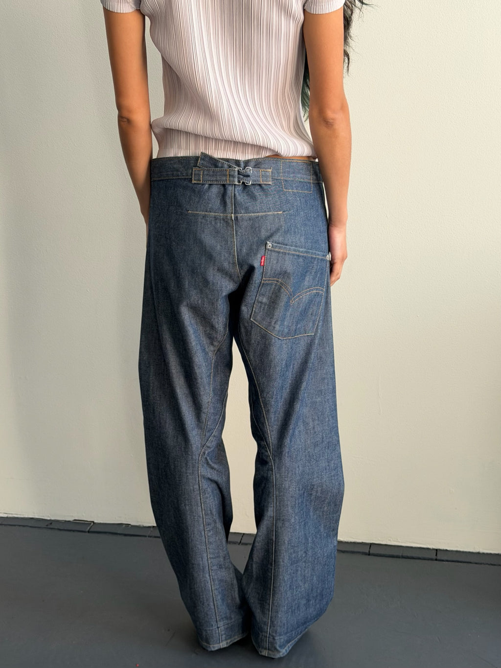 Levi’s Engineered Washed Indigo Buckle Back Jeans 32