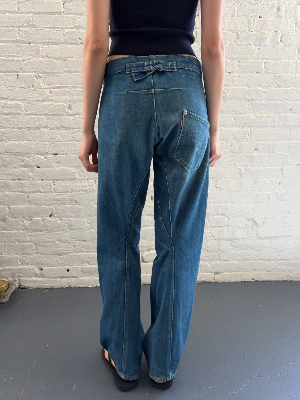 Levi’s Engineered Loose Dirty Buckle Back Jeans 30