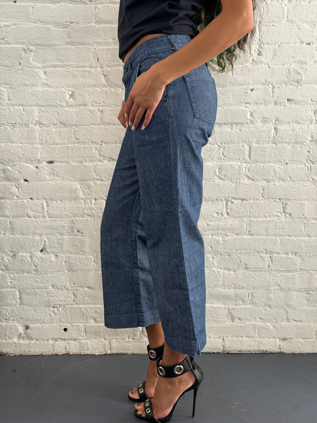 Vivienne Tam Buckle Back Capris