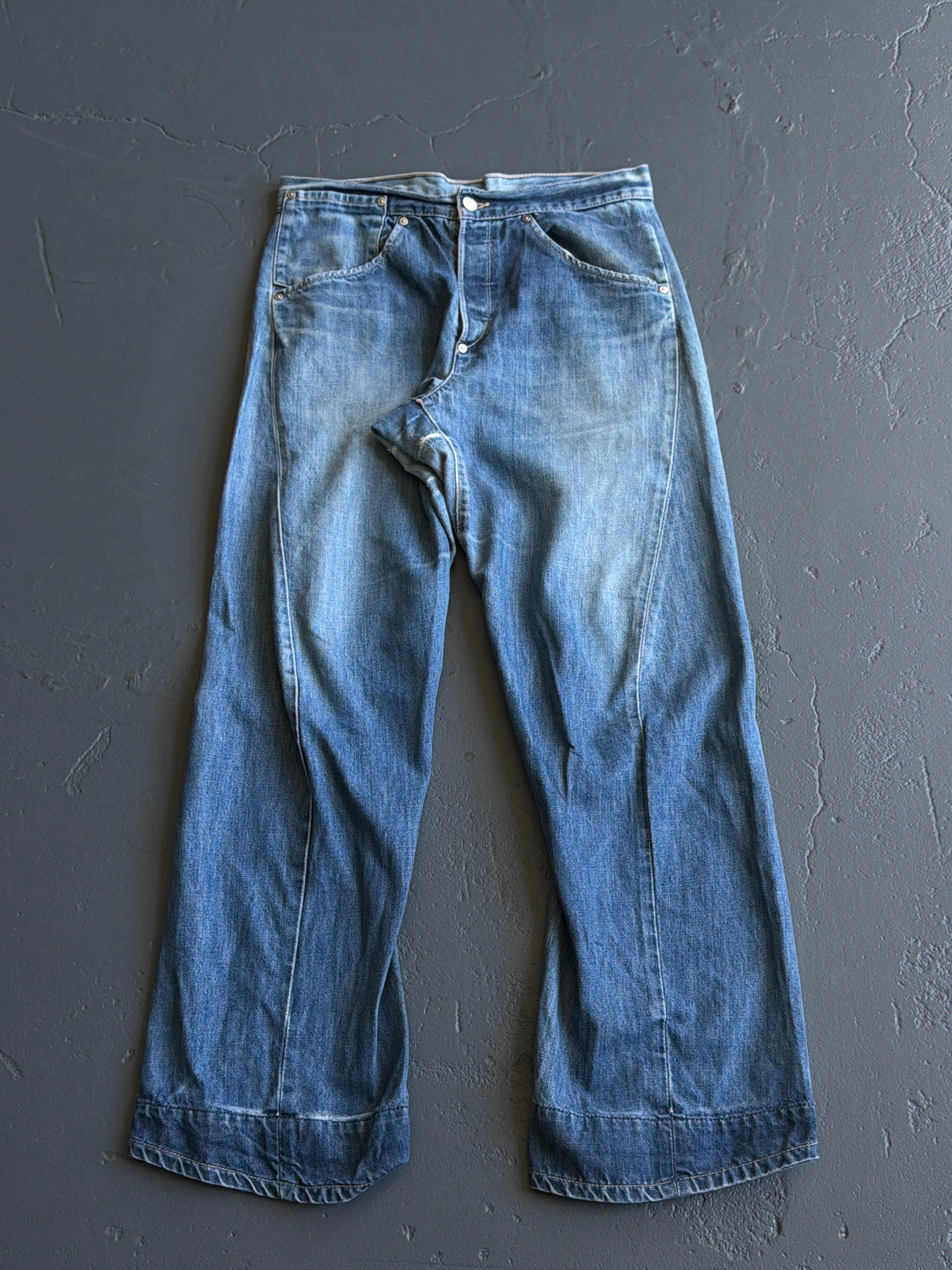 Levi’s Engineered Washed Light Blue Buckle Back Jeans 32x32