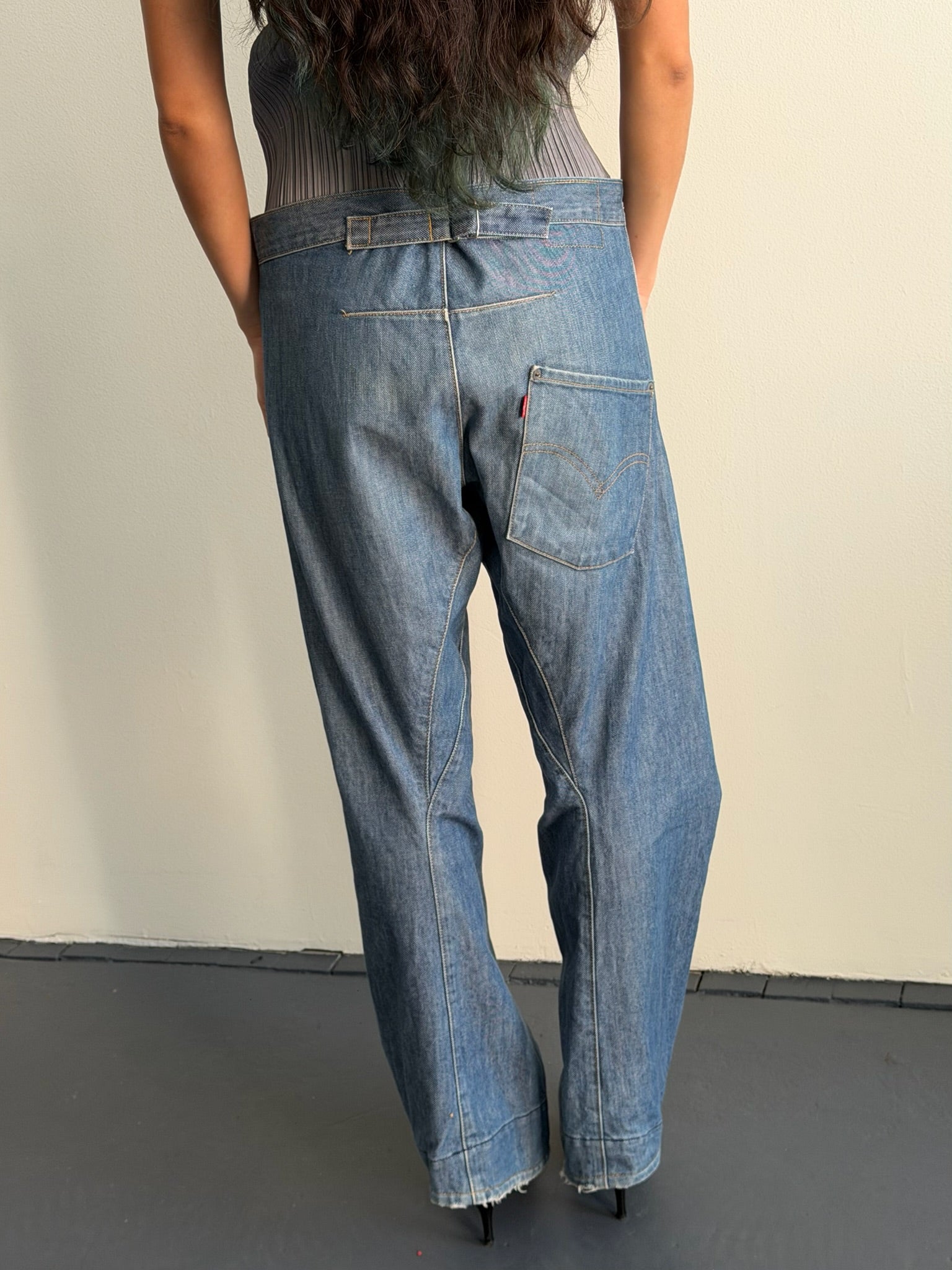 Levi’s Engineered Washed Indigo Buckle Back Jeans 33