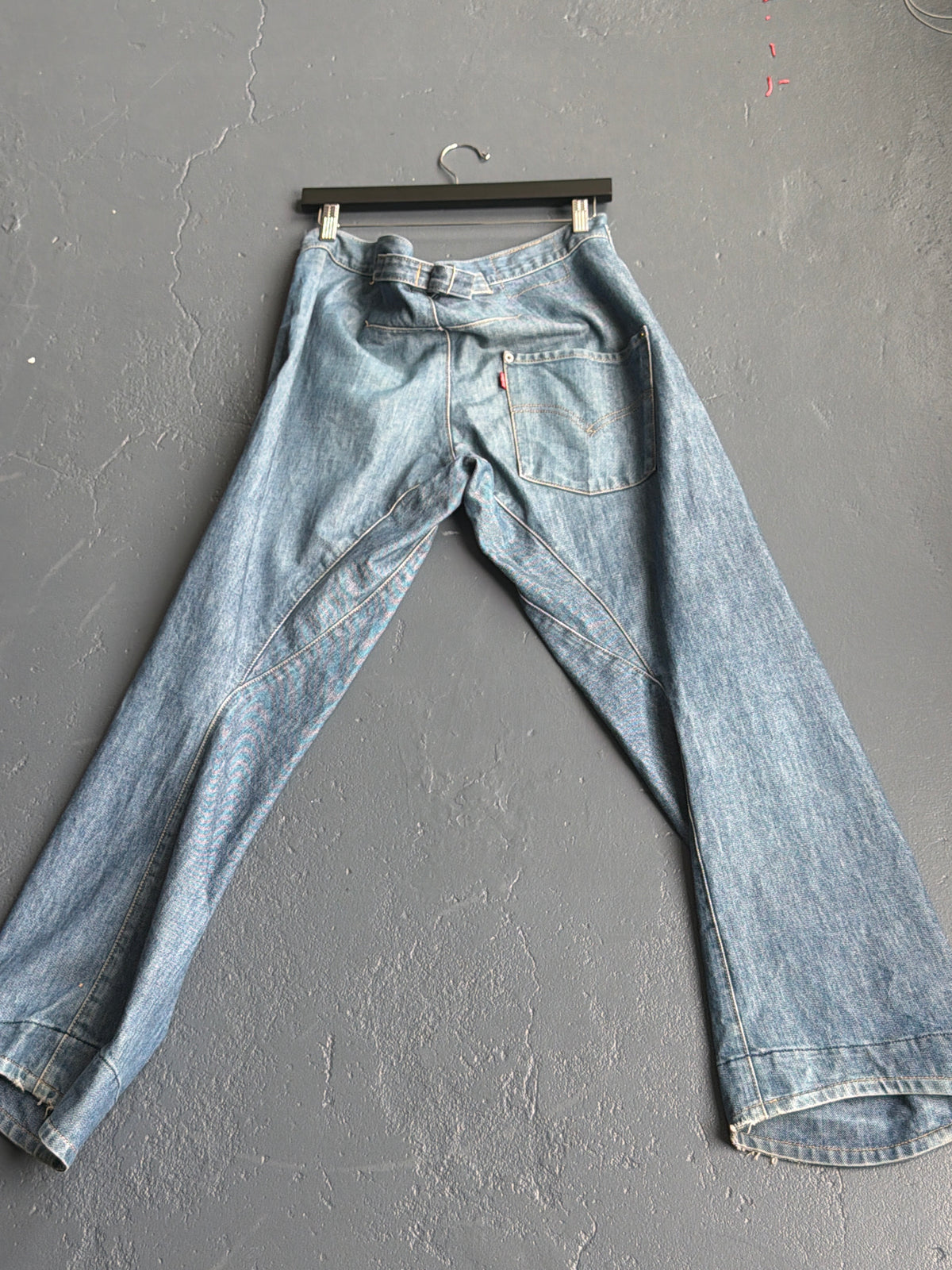 Levi’s Engineered Light Washed Buckle Back Jeans 32