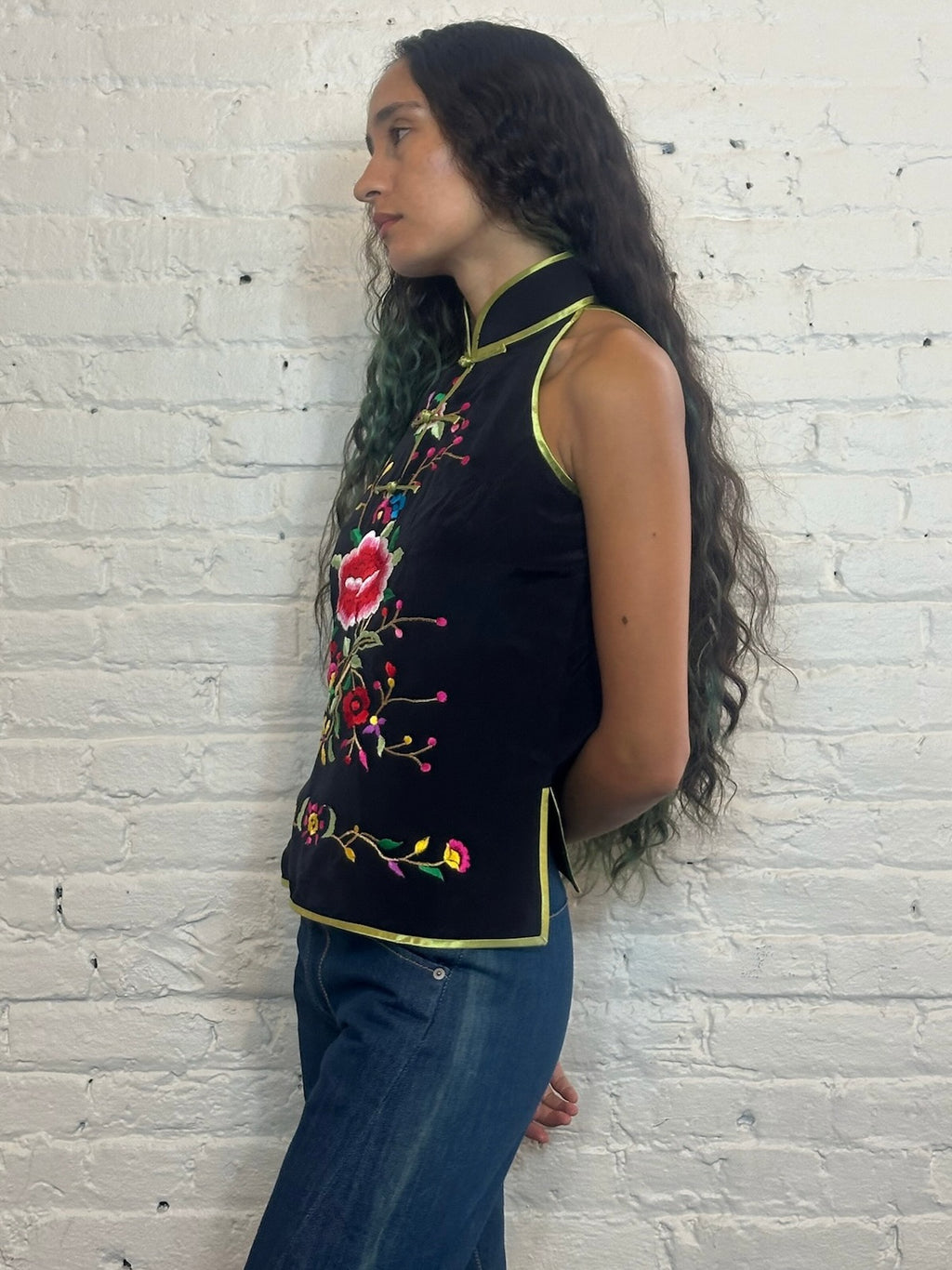 Vintage Ochi Satin Embroidery Sleeveless Top